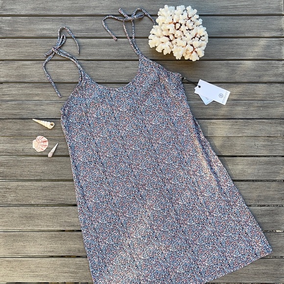 🌴🔆ELEMENT- SLIPPERY COVER UP/ DRESS🔆🌴 - Picture 2 of 11